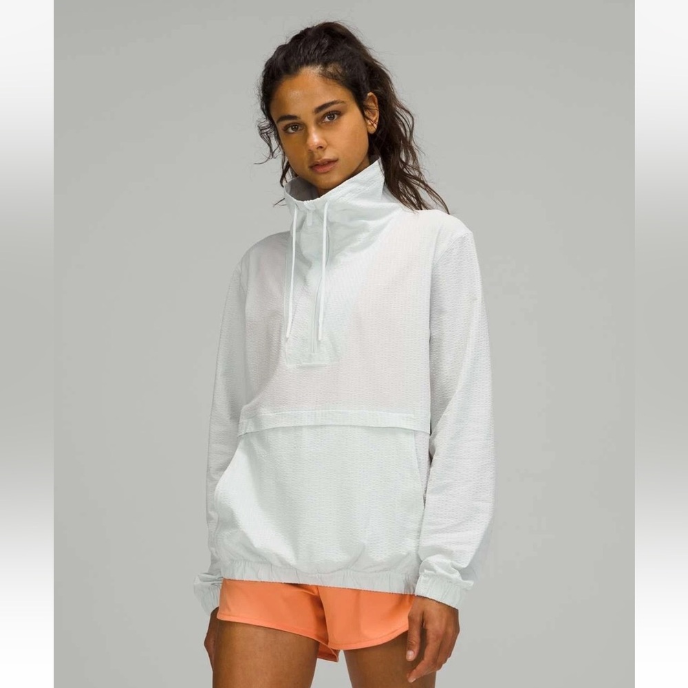 Lululemon Pack Light Pullover baby blue running jacket Size 4 *Like New*